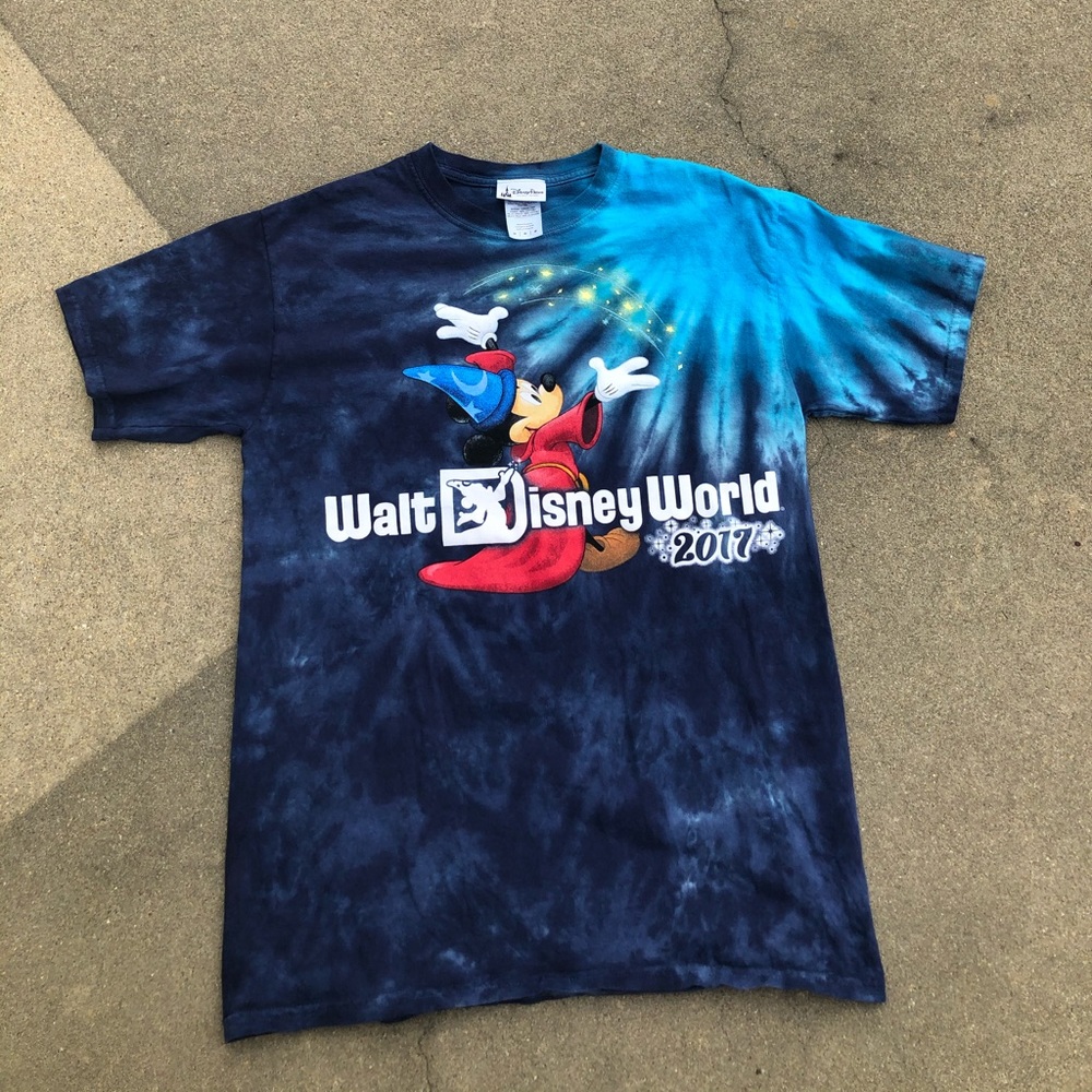 2017 Disney tee size M
